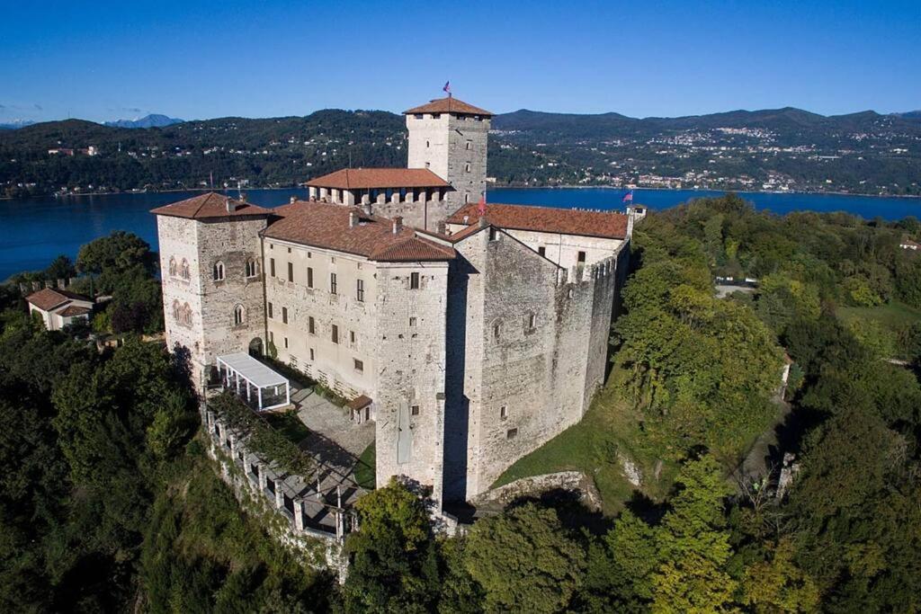 Lago Maggiore, Leggiuno, Ampio Appartamento ภายนอก รูปภาพ